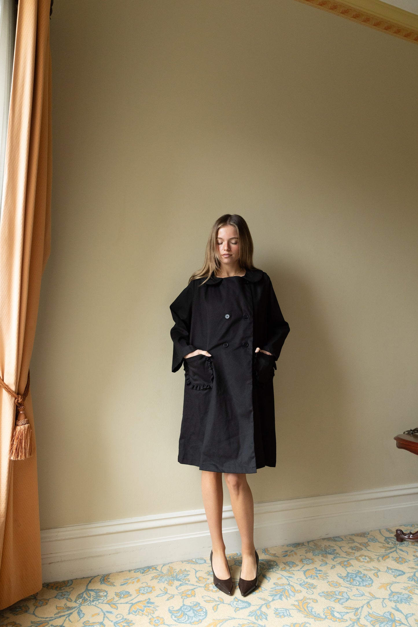 THE TRENCH COAT, BLACK