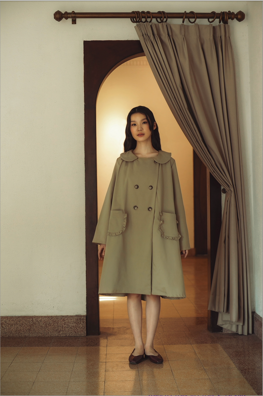 THE TRENCH COAT, SAND