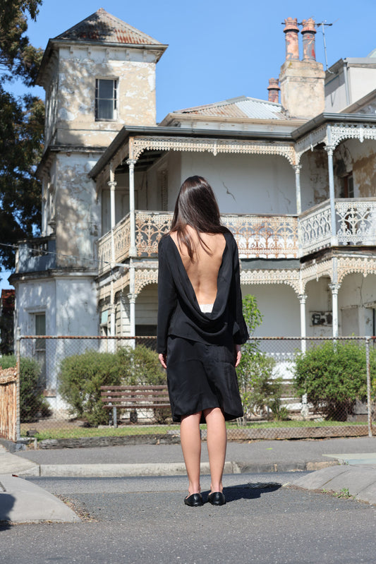 LILA BACKLESS TOP, BLACK