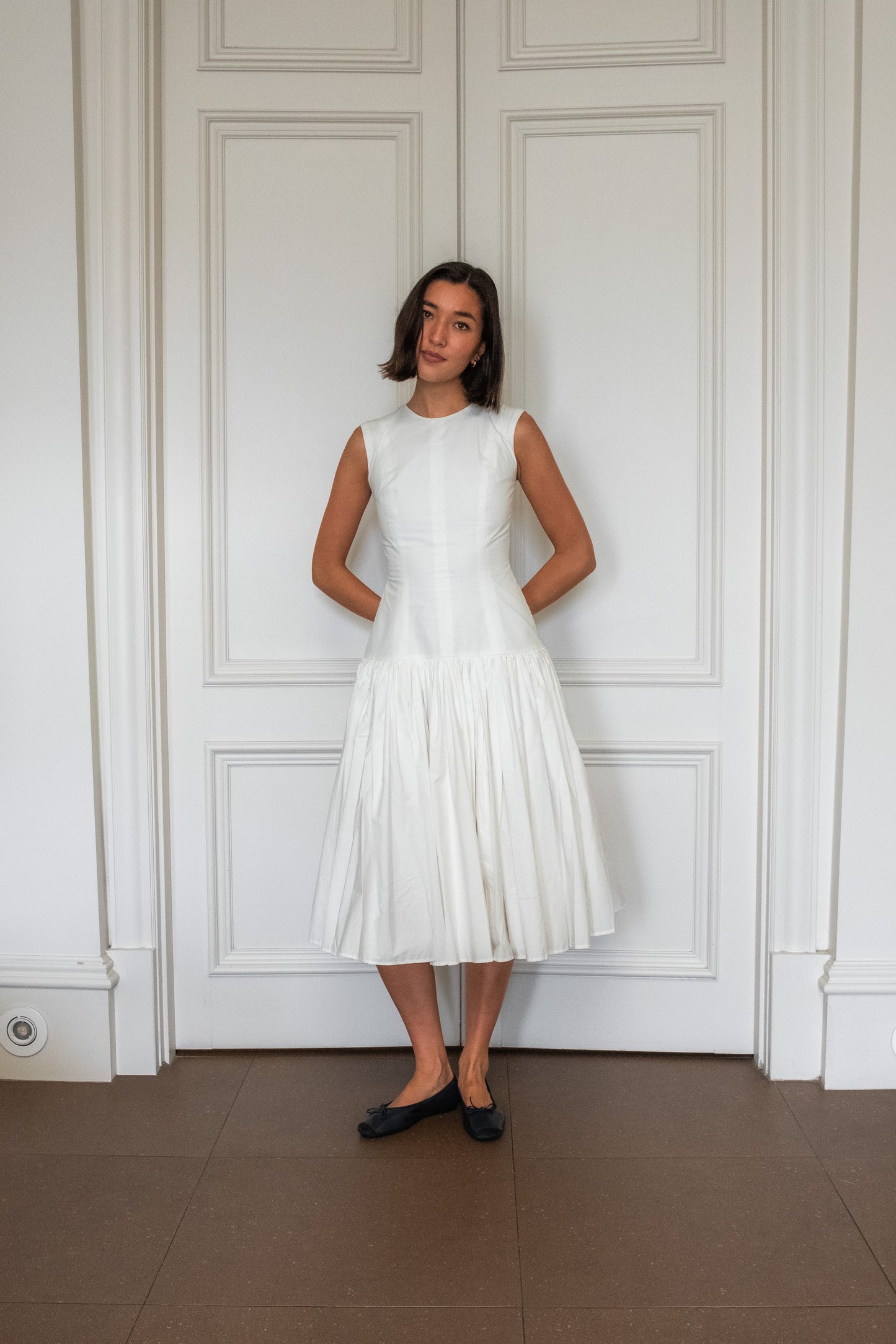 THE WHITE DRESS