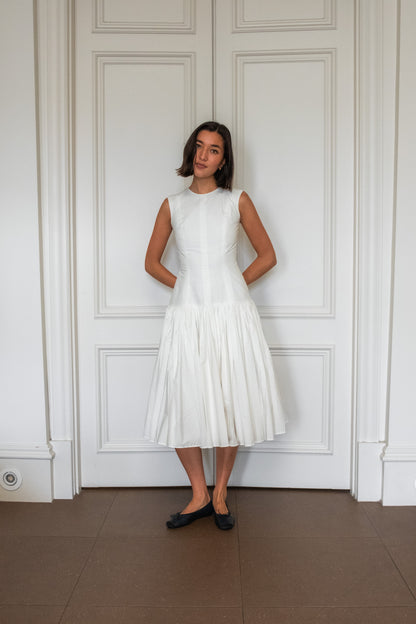 THE WHITE DRESS