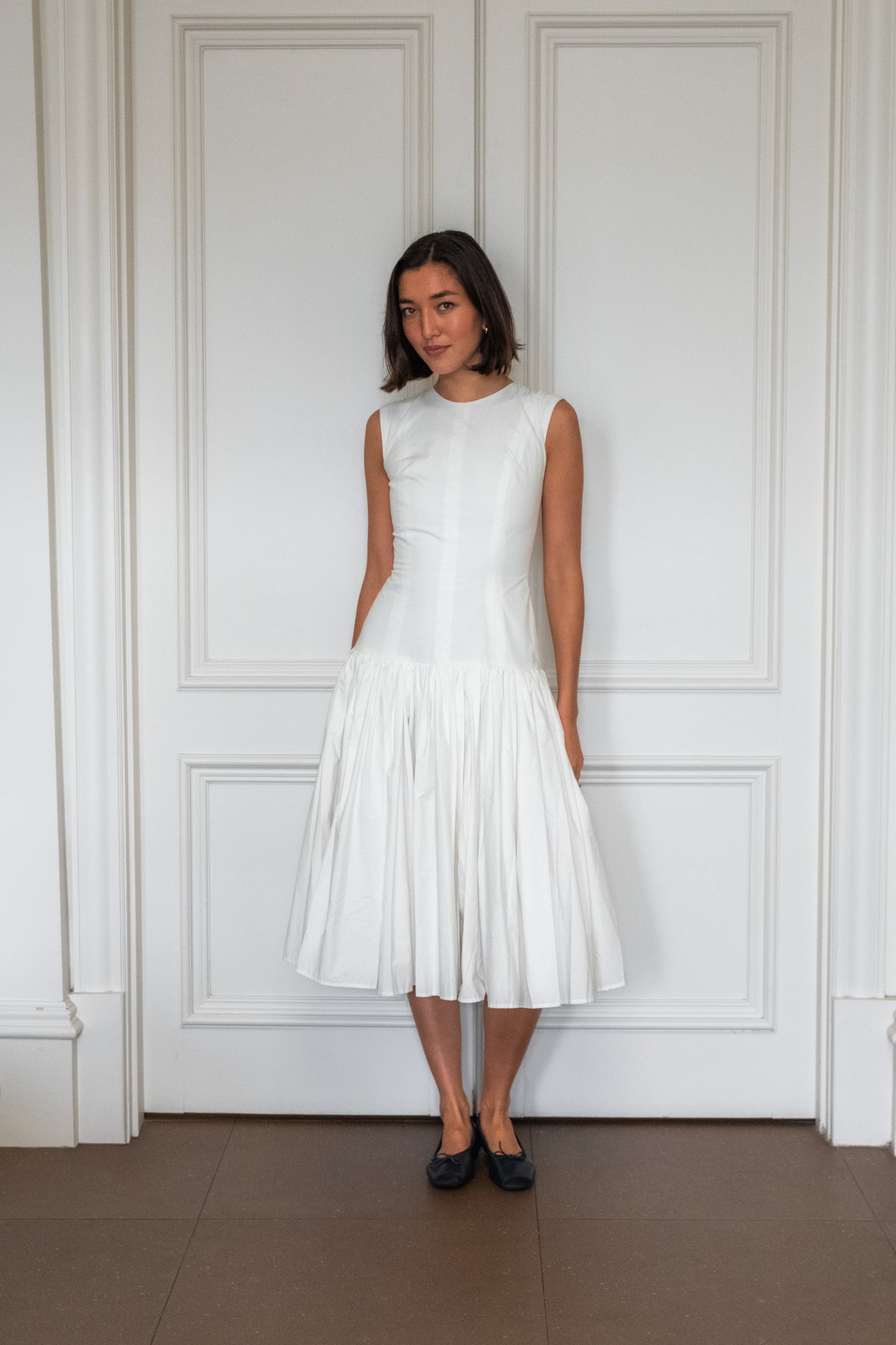 THE WHITE DRESS