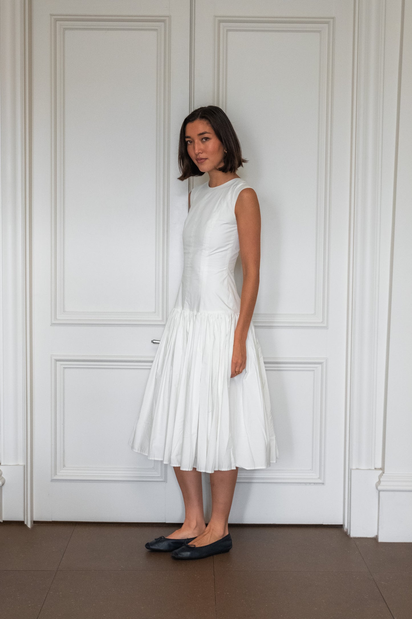 THE WHITE DRESS