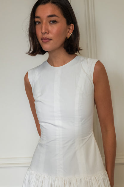 THE WHITE DRESS