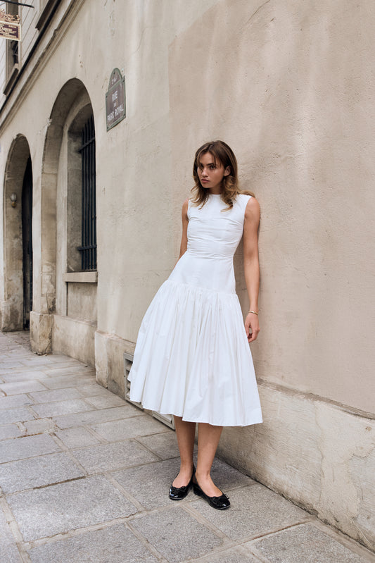 THE WHITE DRESS