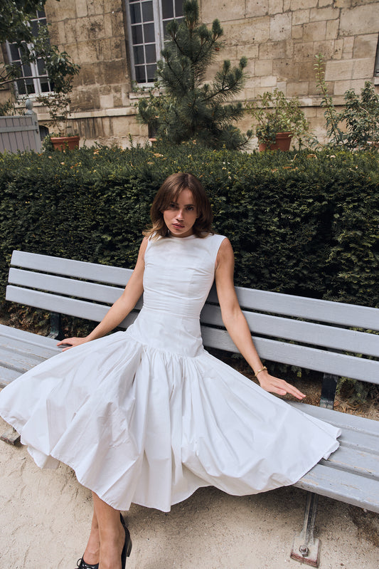 THE WHITE DRESS