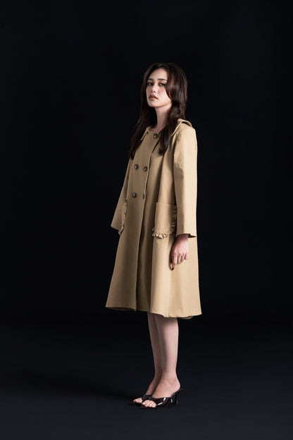 THE TRENCH COAT, SAND