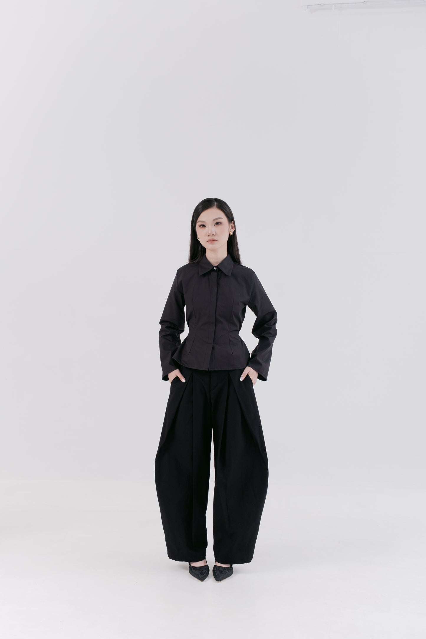 BOA CINCHED SHIRT, BLACK