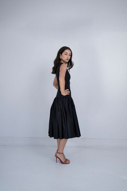 THE BLACK DRESS